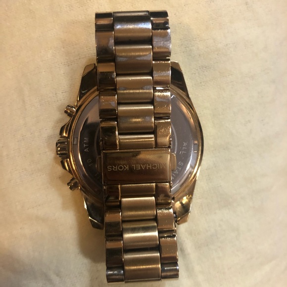 Michael Kors Oversized Watch - Picture 2 of 3